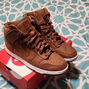 Nike Dunk High-Top